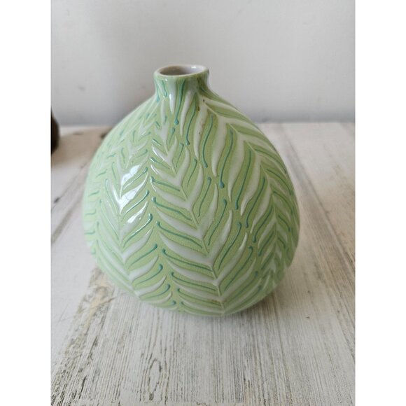 Crate & v barrel tavira Fern green blue spring home decor small white - Picture 4 of 7